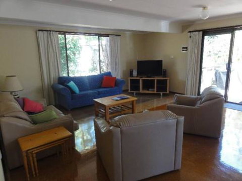 14 Tecoma Avenue Sandy Point - Hervey Bay Accommodation 2