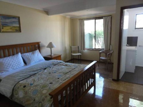14 Tecoma Avenue Sandy Point - Hervey Bay Accommodation 4