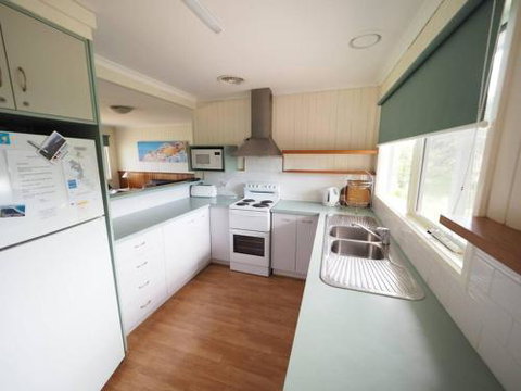27 Beach Parade Sandy Point - Hervey Bay Accommodation 6