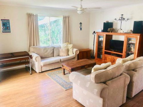 1 Tecoma Avenue Sandy Point - Hervey Bay Accommodation 6
