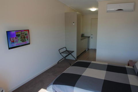 Black Rock Inn - Hervey Bay Accommodation 2