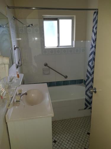 Blue Mountain Motel - Hervey Bay Accommodation 4