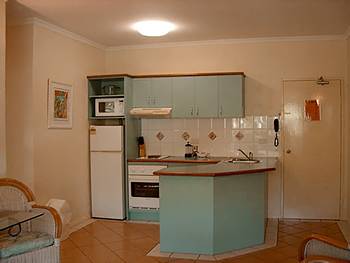 Coral Apartments Latitude 16 - Tourism Hervey Bay 4