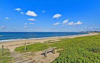 Nautilus Beachfront Apartment 12 - Hervey Bay Accommodation 1