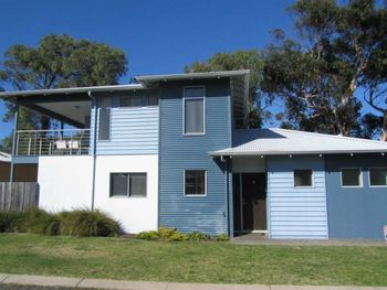 Waterside No 9 Blackwood Retreat - Hervey Bay Accommodation 0