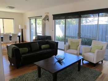 Waterside No 9 Blackwood Retreat - Hervey Bay Accommodation 2