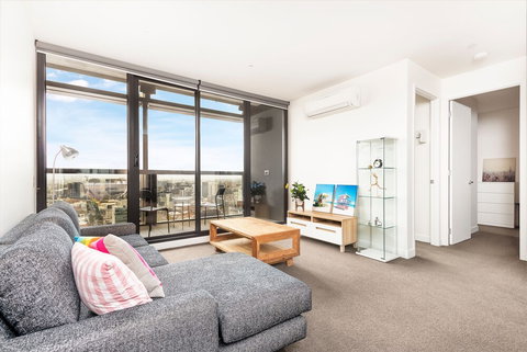 Holistay At Level 26 Franklin Street - Hervey Bay Accommodation 2