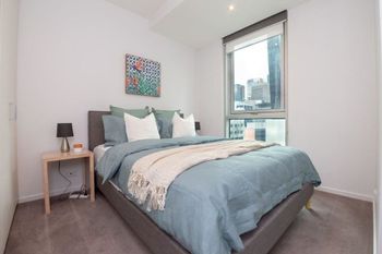 Melbourne City Apartment With Parking - Tourism Hervey Bay 0