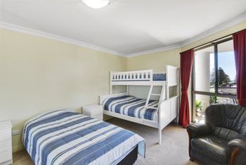 Sorrento Apartment 401 - Hervey Bay Accommodation 1