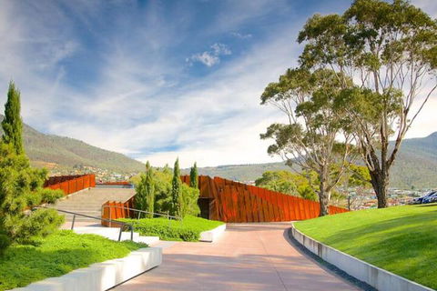 Essentially Hobart - Hervey Bay Accommodation 2