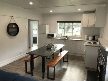 Maydena Digs Cottage - Tourism Hervey Bay 5