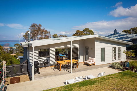 ADS On Collins - Tourism Hervey Bay 1