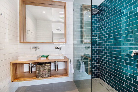 Number 4 James Cook Apartments - Hervey Bay Accommodation 6