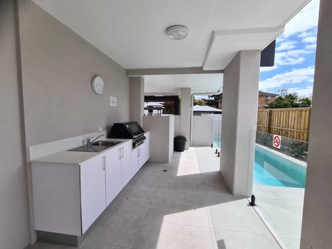 Modern 2 BR With Private Pool & Garden - Hervey Bay Accommodation 1
