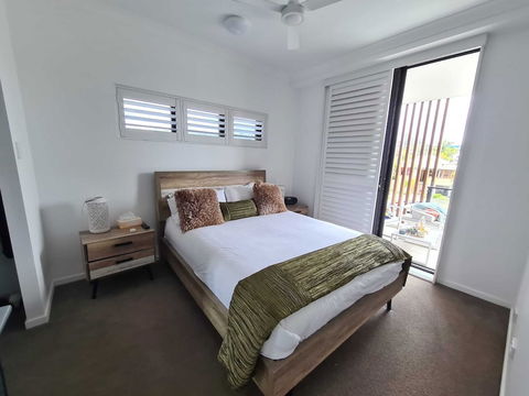 Modern 2 BR With Private Pool & Garden - Hervey Bay Accommodation 4