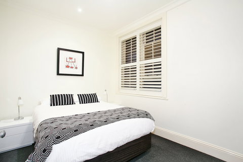 The Courtyard Of St Neot - Hervey Bay Accommodation 3