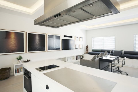 Executive Beachside Loft - Hervey Bay Accommodation 1