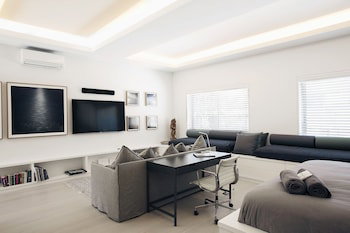 Executive Beachside Loft - Hervey Bay Accommodation 4