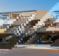 Oxford Steps - Hervey Bay Accommodation