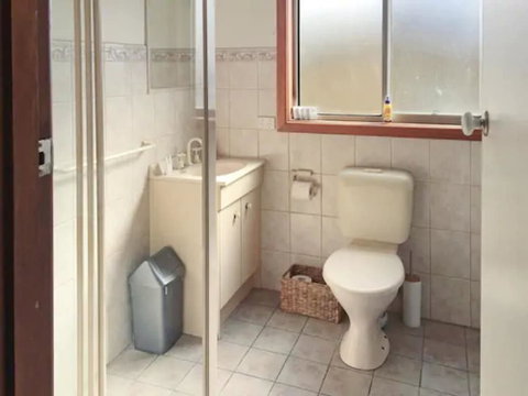 Home Near Shops & Beach - Hervey Bay Accommodation 6