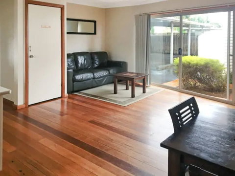 Home Near Shops & Beach - Hervey Bay Accommodation 4