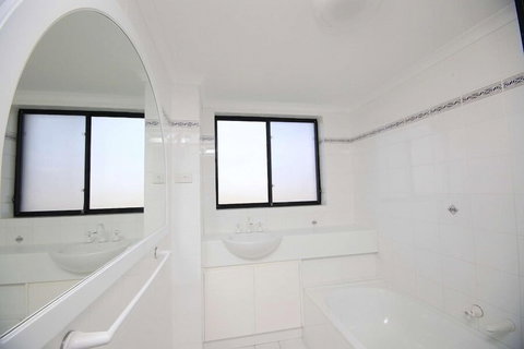 Hi Surf Unit 1 - Hervey Bay Accommodation 1