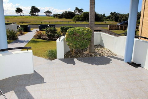 Hi Surf Unit 1 - Hervey Bay Accommodation 4