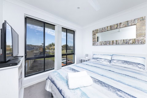 Hi Surf Unit 3 - Hervey Bay Accommodation 4
