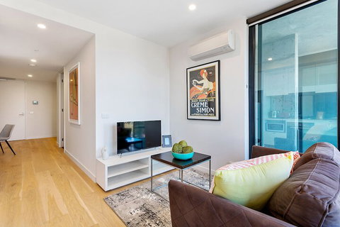 BRUNSWICK Stylish Space With Parking + Netflix - Tourism Hervey Bay 1