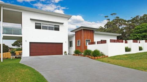 THE WHITE HOUSE - Hervey Bay Accommodation 0