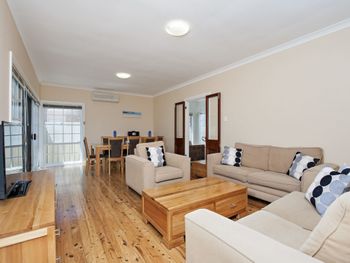 Longboard 11 Boulder Bay Road - Hervey Bay Accommodation 0