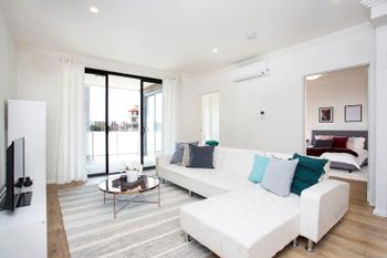 Designer Executive Apartment + Parking Near Train - Tourism Hervey Bay 0