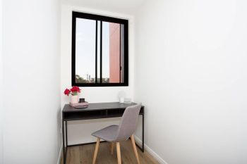 Designer Executive Apartment + Parking Near Train - Tourism Hervey Bay 1