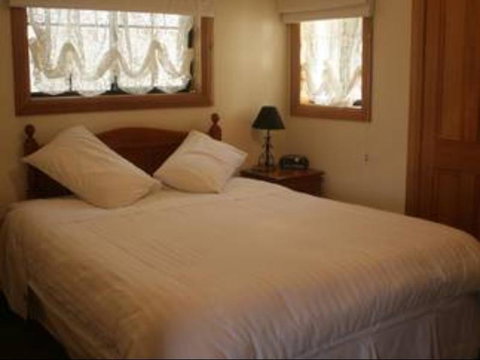 Twin Pines Cottage On Lansdowne - Hervey Bay Accommodation 1