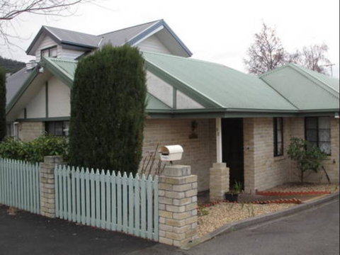 Twin Pines Cottage On Lansdowne - Hervey Bay Accommodation 2