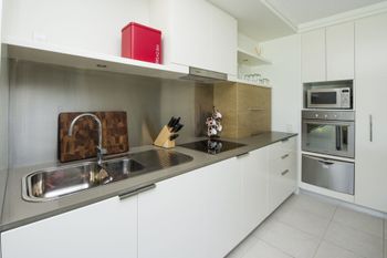 Blue On Blue Apartment 811 - Hervey Bay Accommodation 1