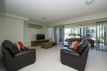 Blue On Blue Apartment 811 - Hervey Bay Accommodation 4