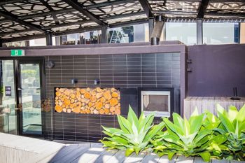 Modern Apartment With Pool & Spa - Tourism Hervey Bay 4