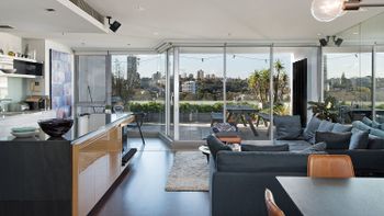 Elegant Elizabeth Bay H374 - Hervey Bay Accommodation 0