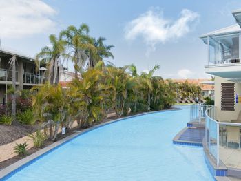 Sandy Point Road Unit 337 265 Pacific Blue - Hervey Bay Accommodation 4