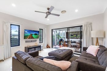 Paradise At The Point - Hervey Bay Accommodation 0
