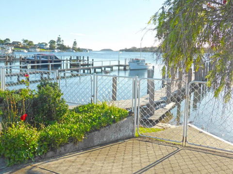 HAIS18G Riverside Delight - Hervey Bay Accommodation 2