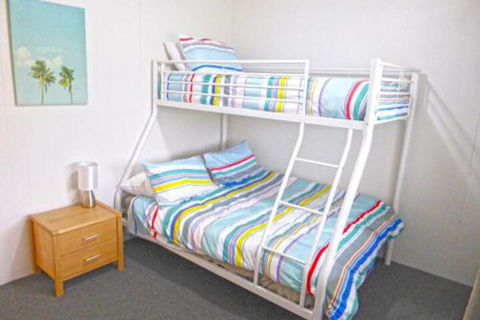 The Relax Shack At Culburra Beach Sleeps 7 - Hervey Bay Accommodation 4