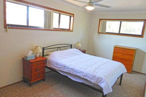 Dolphins Delight At Culburra Beach - Tourism Hervey Bay 7