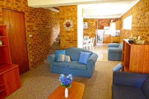 Dolphins Delight At Culburra Beach - Tourism Hervey Bay 3