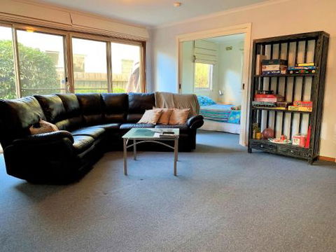 Island Escape - Hervey Bay Accommodation 1