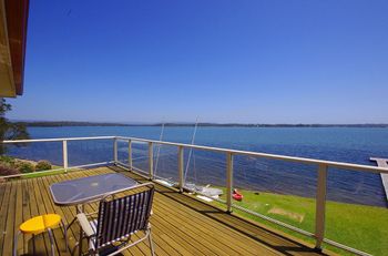 Luxury Waterfront House - Tourism Hervey Bay 1