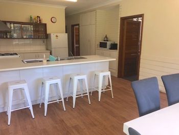 Caves Cottage - Hervey Bay Accommodation 5