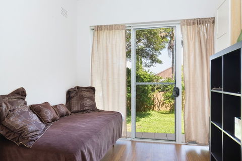 Pelicanstay Holiday Home Bondi Beach - Hervey Bay Accommodation 5