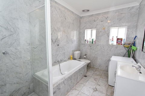 Pelicanstay Holiday Home Bondi Beach - Hervey Bay Accommodation 4